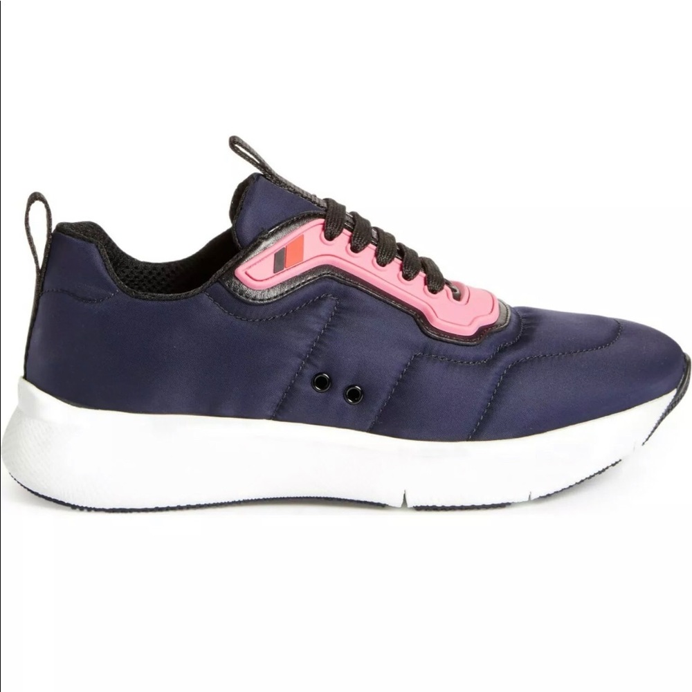 Prada Línea Rossa runners tennis shoes sold!!